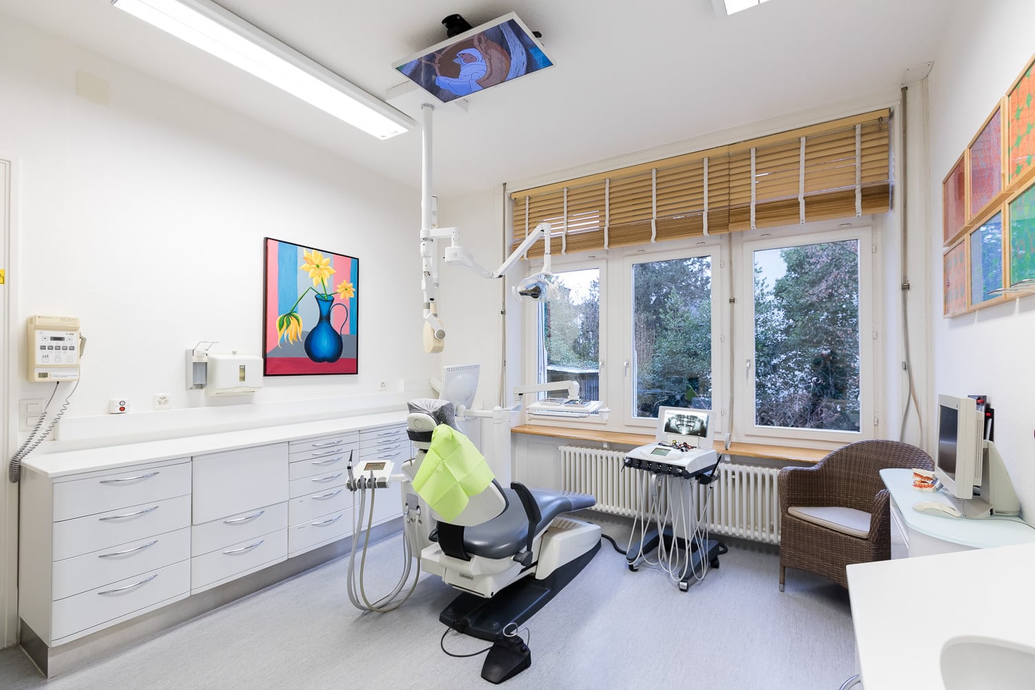 Zahnarztpraxis Aarau Behandlungszimmer Kinder