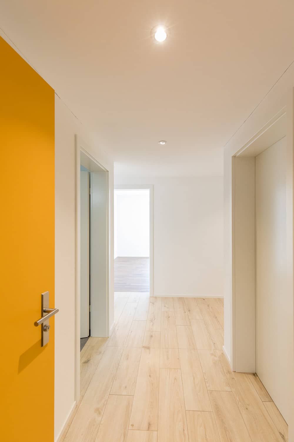 Immobilien Fotografie Tramstrasse Suhr Blick in Wohnung Eingang