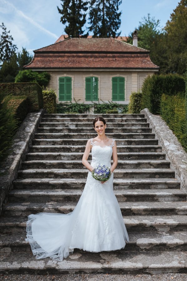 Paarfotos Hochzeit Aargau Schweiz Braut Treppe