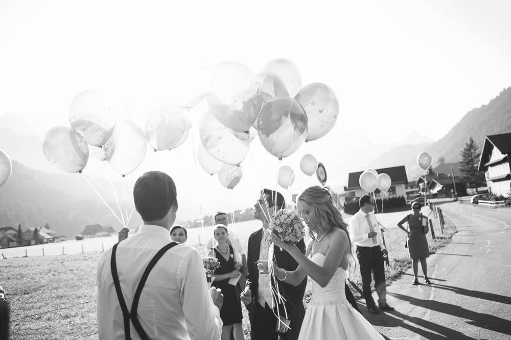 Hochzeit Bürgenstock schwarz weiss Ballone