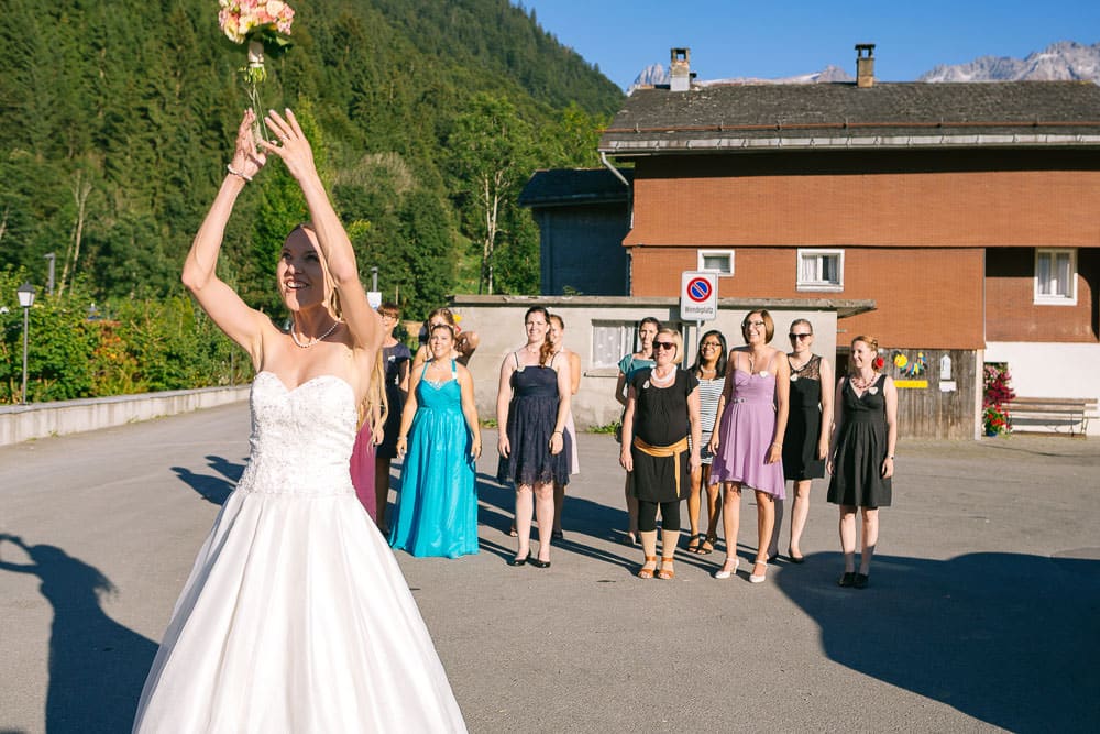 Hochzeit Brautstrausswerfen