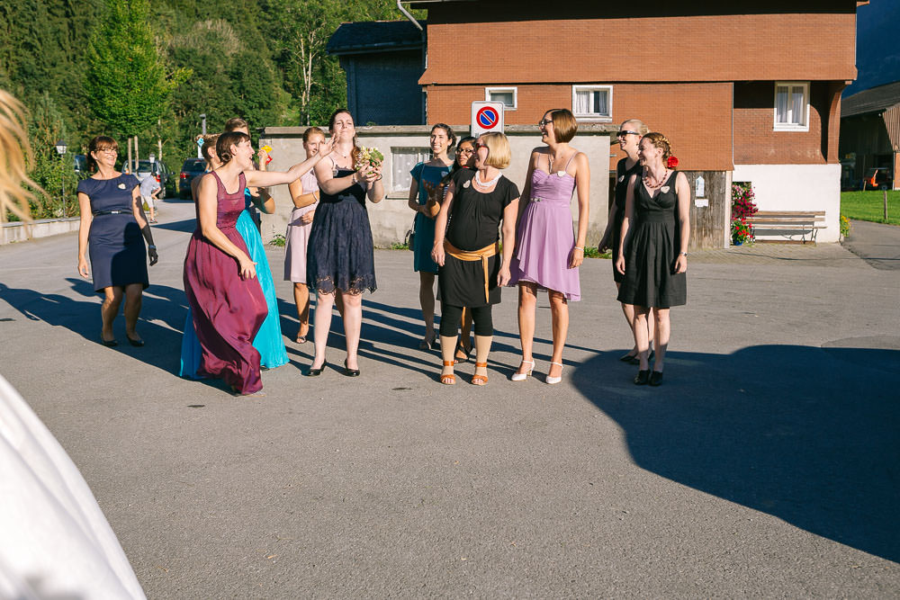 Hochzeit Brautstrausswerfen