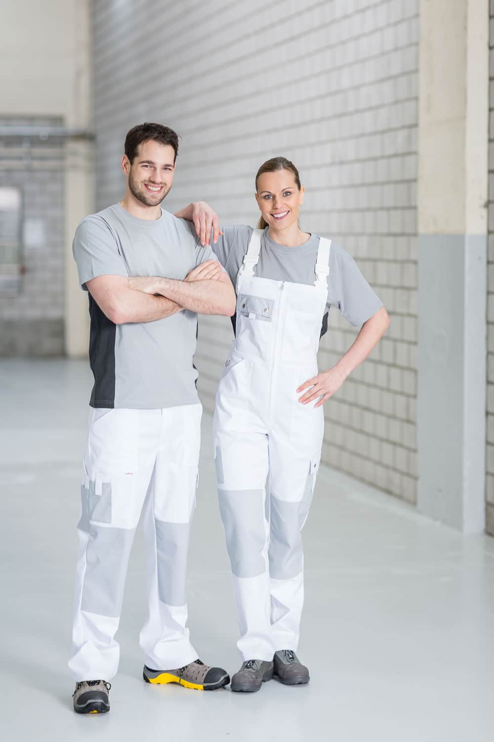 Corporate Fotografie Arbeitskleidung Spilag AG weiss grau hell