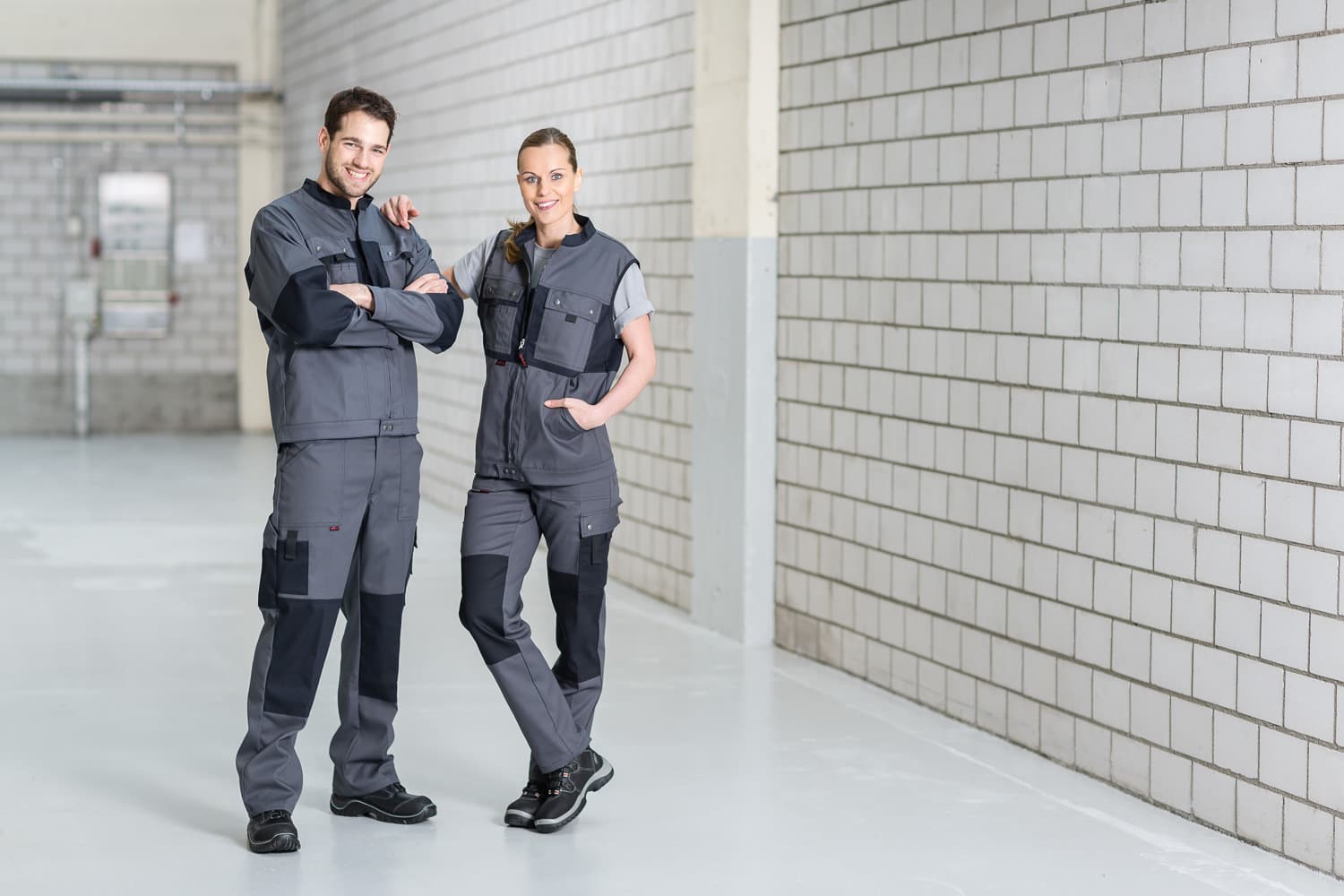 Corporate Fotografie Arbeitskleidung Spilag AG grau