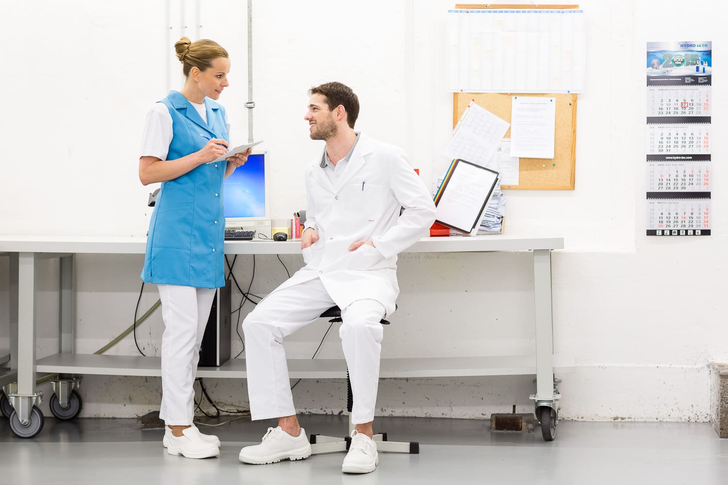 Corporate Fotografie Arbeitskleidung Spilag AG weiss blau Medizin