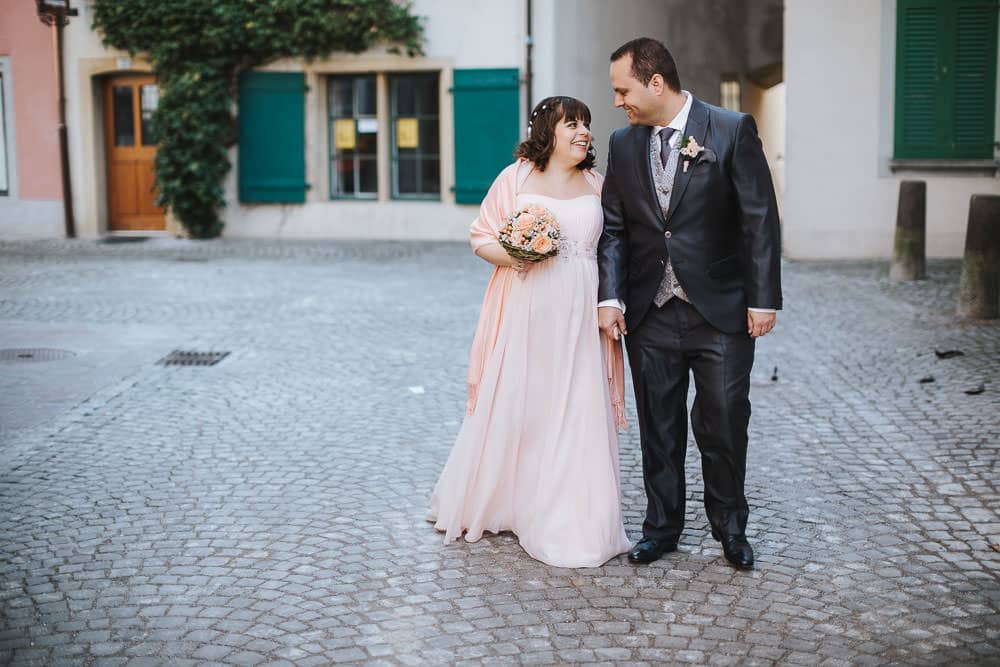 Hochzeitskleid Empire Stilrichtung lachsfarbig