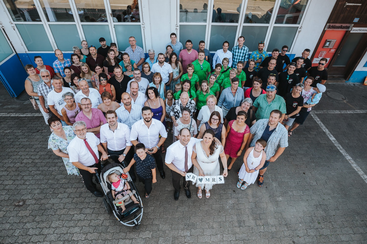 Hochzeit Gruppenfoto Luftaufnahme