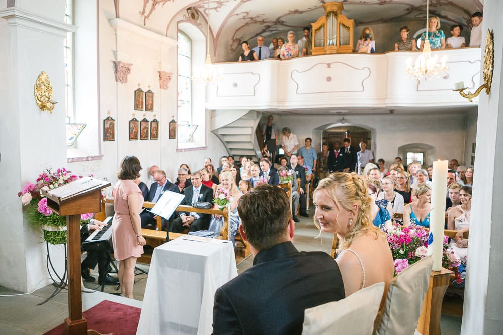 Hochzeit Location Fotograf Cham Aargau Blick in die Kirche