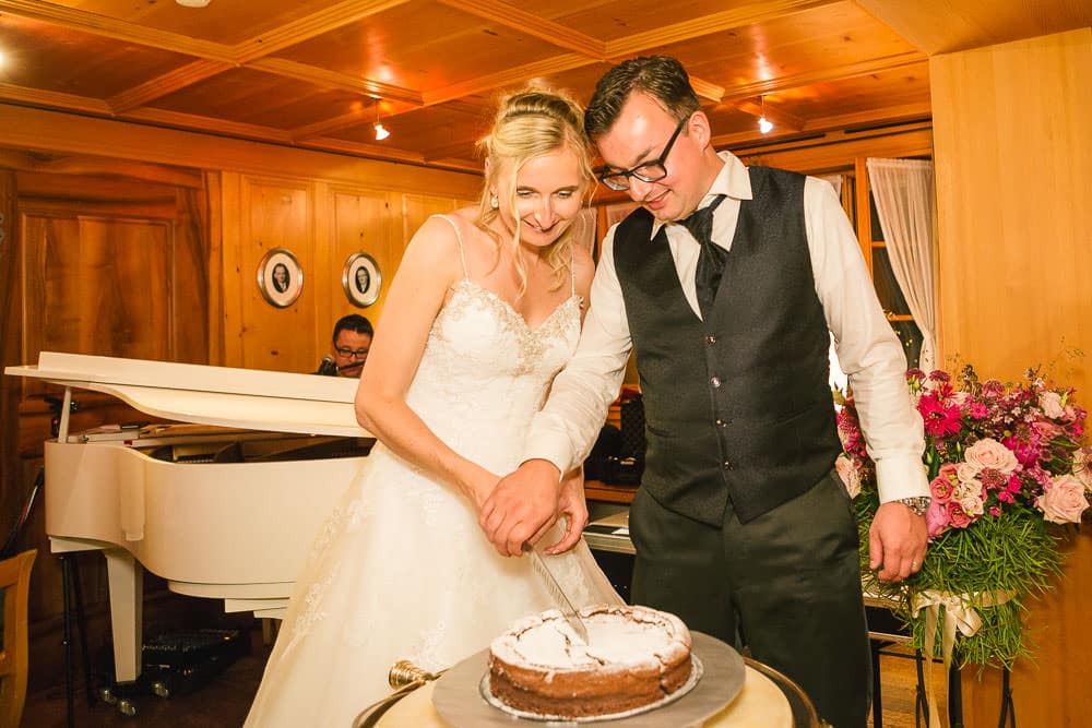 Hochzeit Location Fotograf Cham Aargau Hochzeitskuchen Flügel