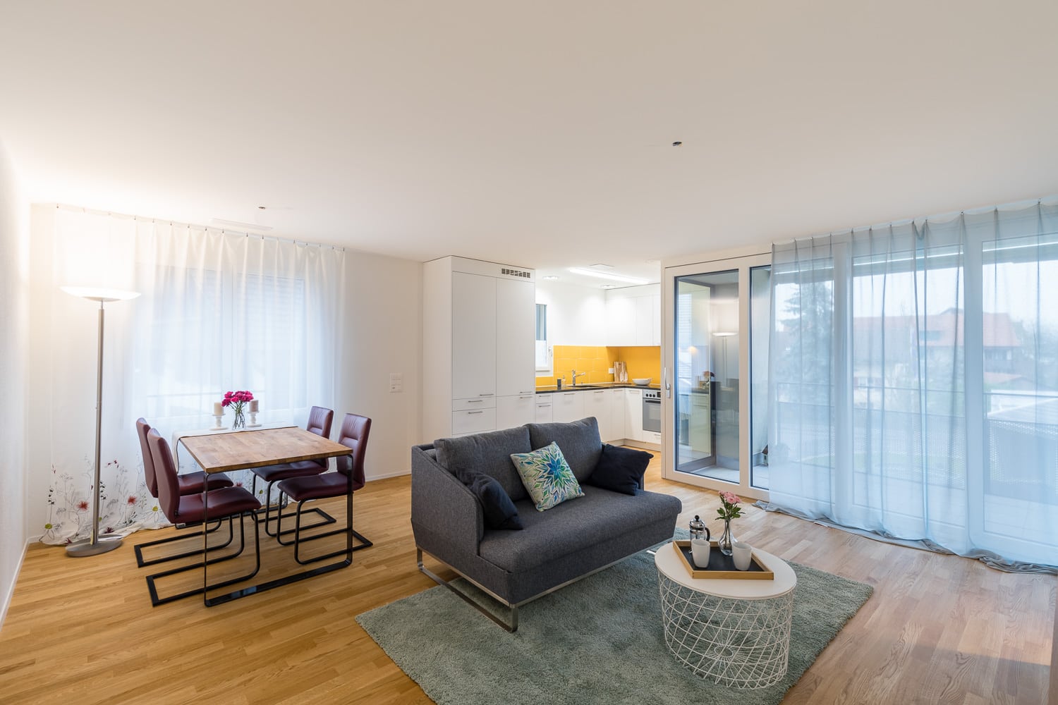 Immobilienfotografie Kastanienweg Lupfig Wohnzimmer mit Küche