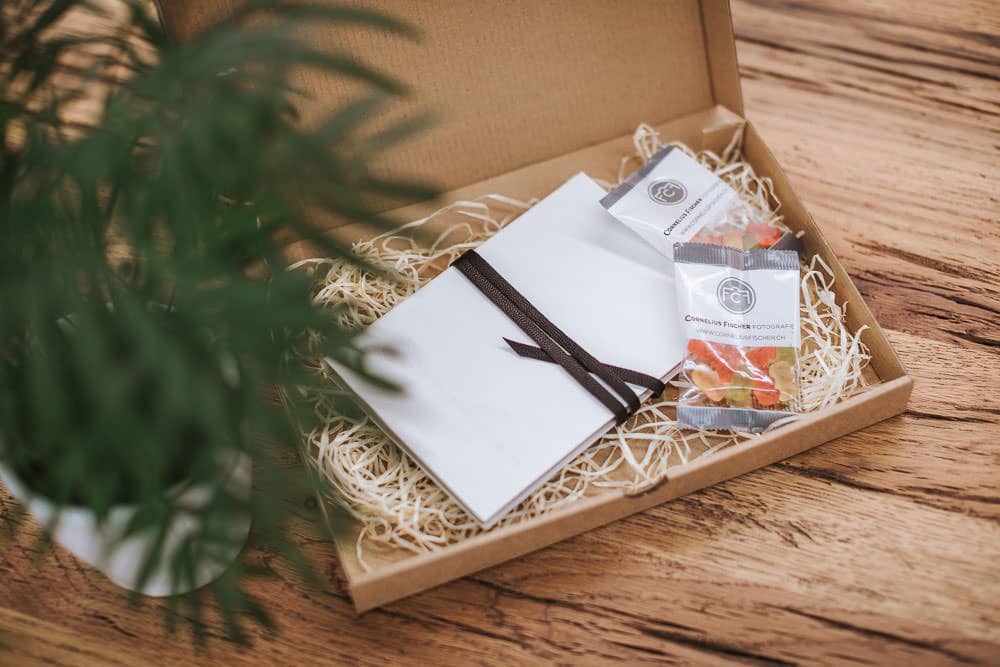 Cornelius Fischer Fotografie Gummibärchen Geschenk