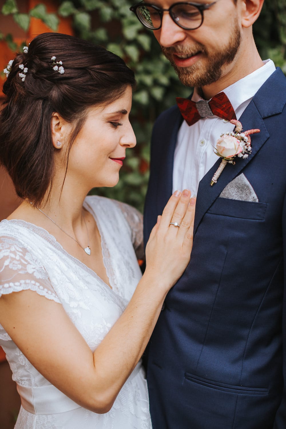 Trauung Hochzeit Lenzburg Brautpaar Seitenansicht