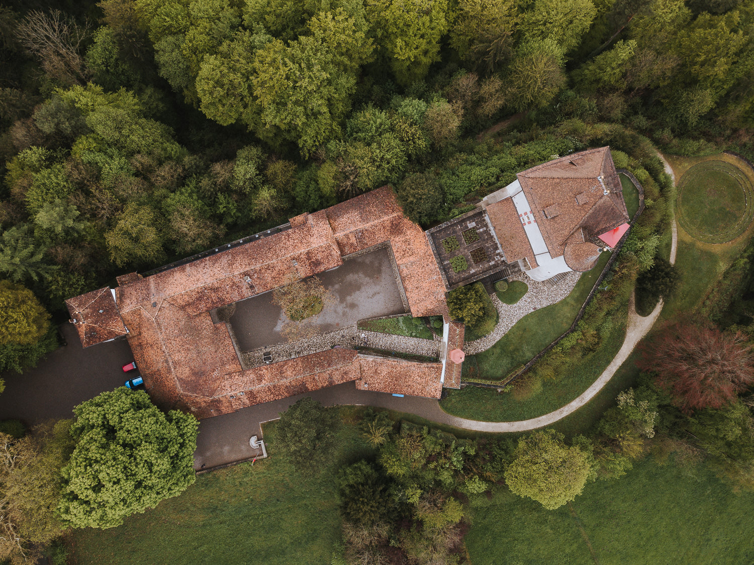 Schloss Liebegg Aargau Luftaufnahme Drohne