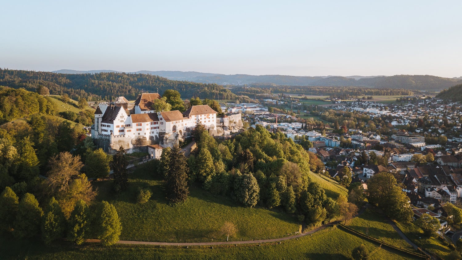 Schloss Lenzburg Luftaufnahme Drohne