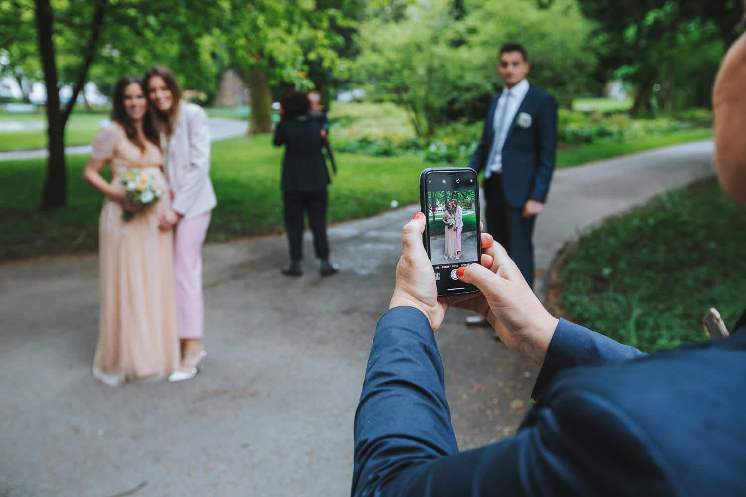 Hochzeit Klöntalersee Braut schwanger