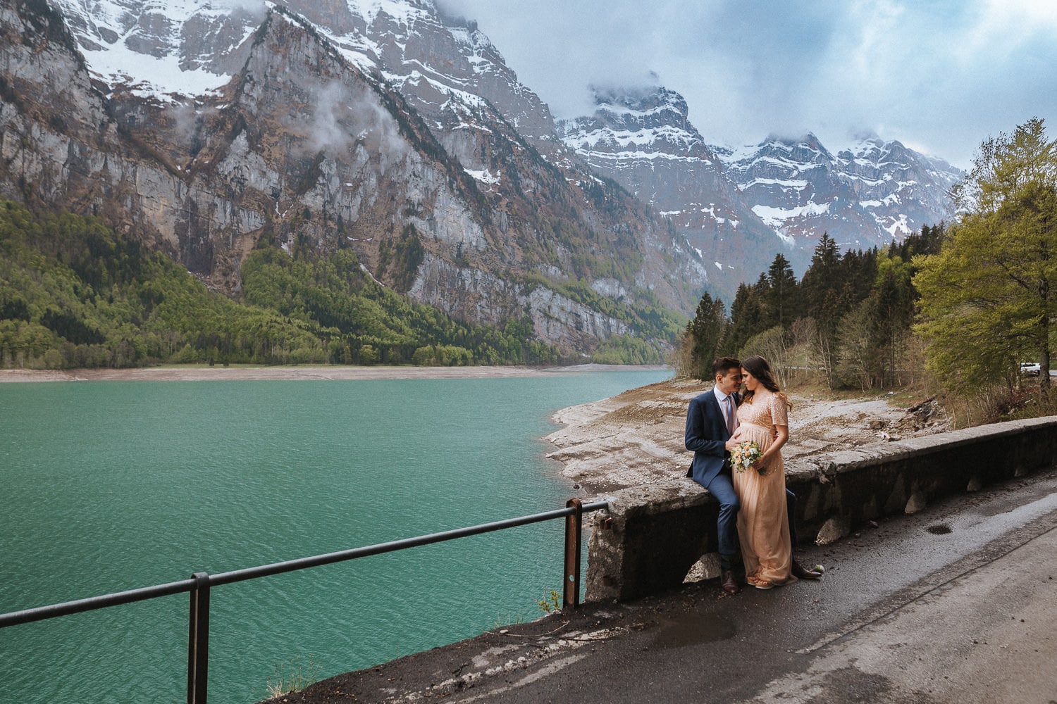 Brautpaar schwanger Hochzeit