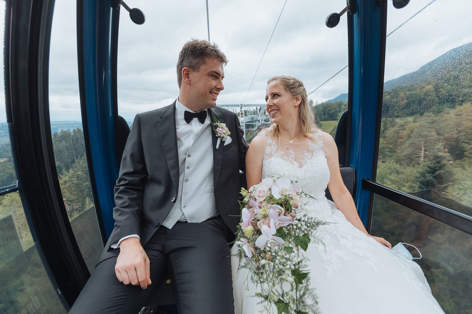 Hochzeit Weissenstein Brautpaar Gondel