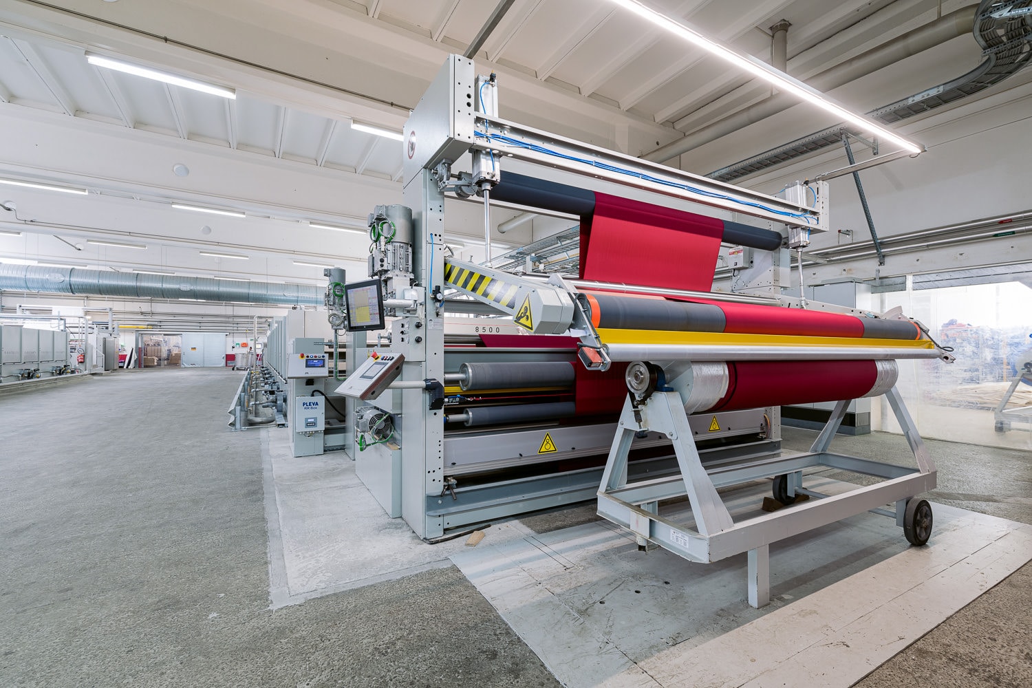Innenaufnahmen Bethge AG Unternehmen Maschinen Textilien Weitwinkel
