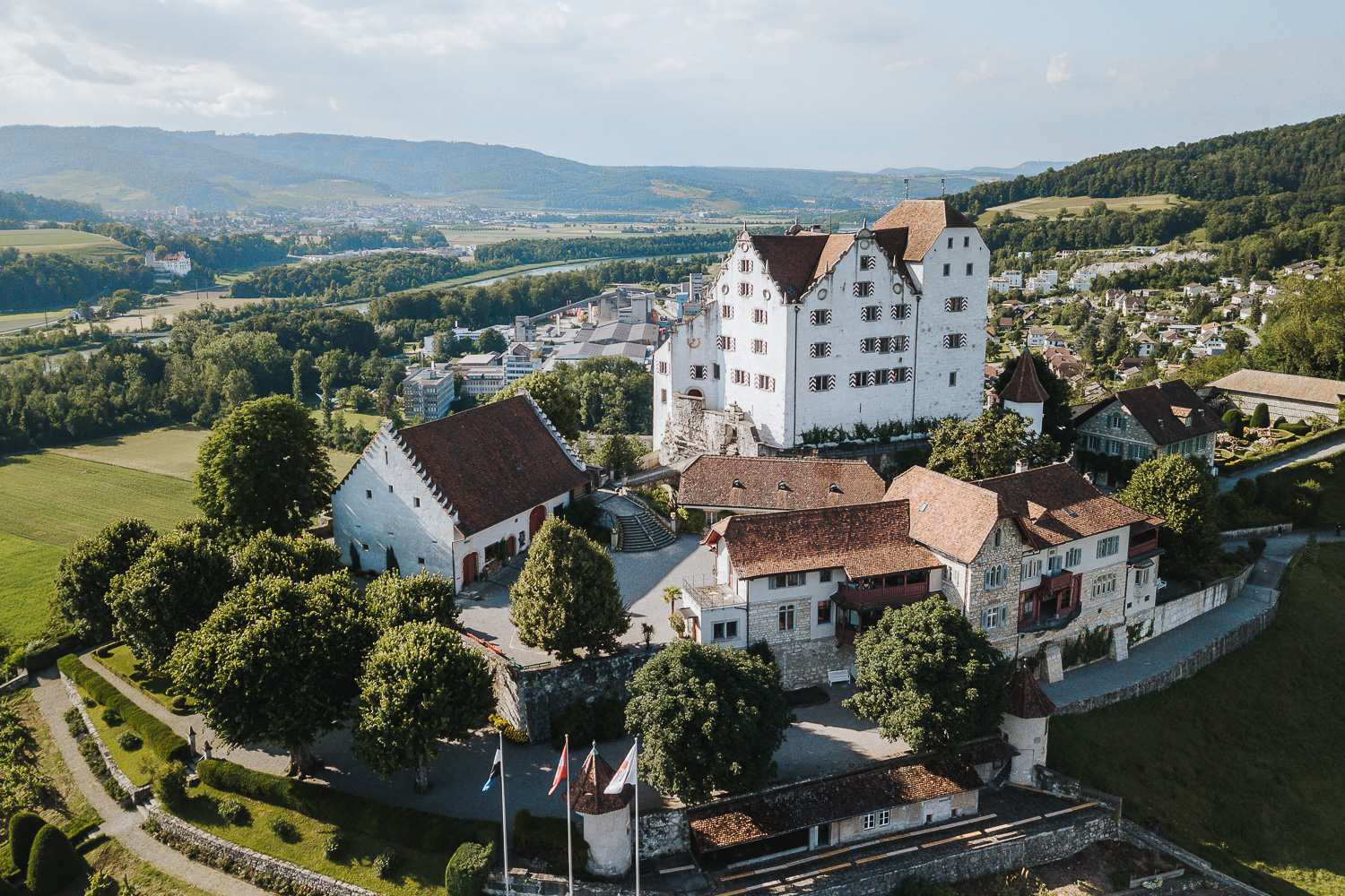 Schloss Wildegg Drohnenaufnahme