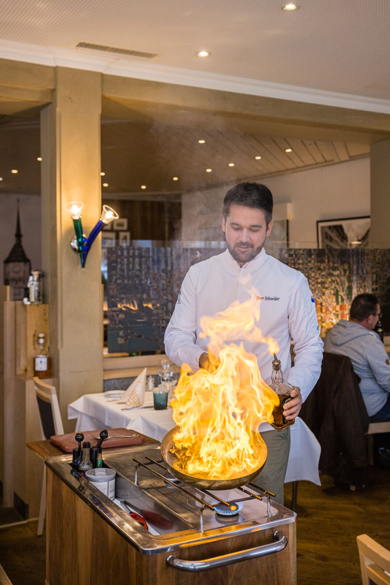 Bildwelt Gasthof zum Schützen Aarau Gasthof zum Schützen Aarau Flambieren Peter Schneider