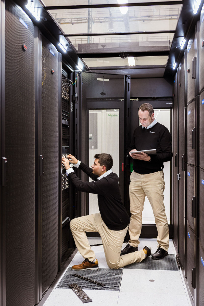 Corporate Bildwelt OS Systems AG Bildwelt OS Systems Installation Rechenzentrum